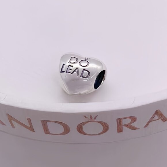 "Pandora True Friends CAHRM Friends are Stronger Together Stronger Together" - Picture 2 of 3